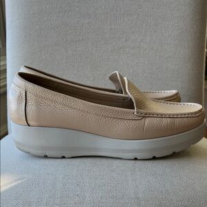 Naturalizer Beige Platform Loafers